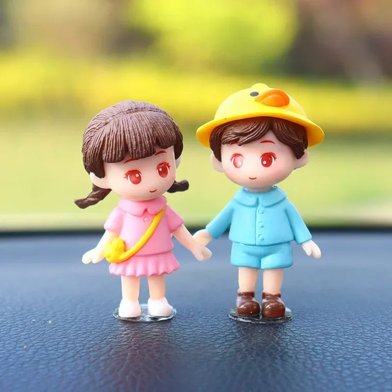 Sweet Couple Dashboard Figurine