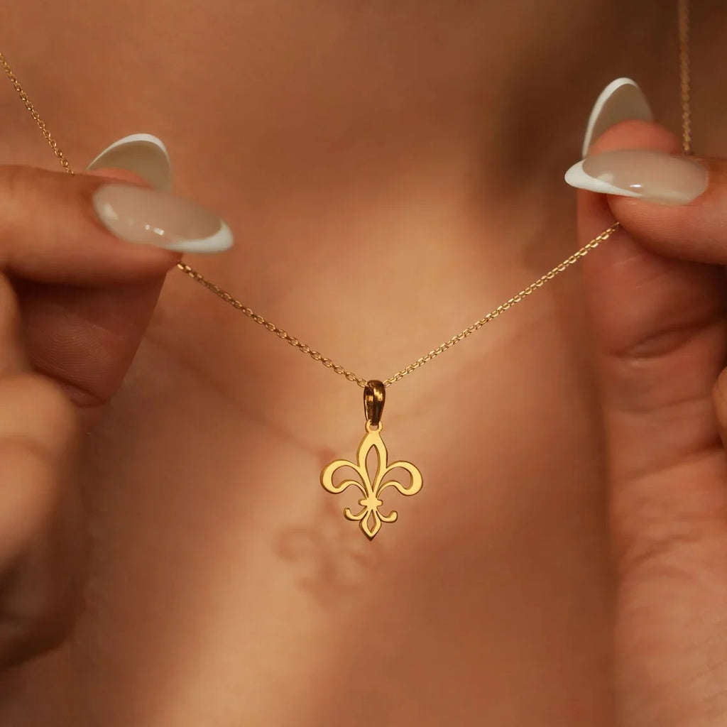 Stainless steel Fleur de lis necklace pendant