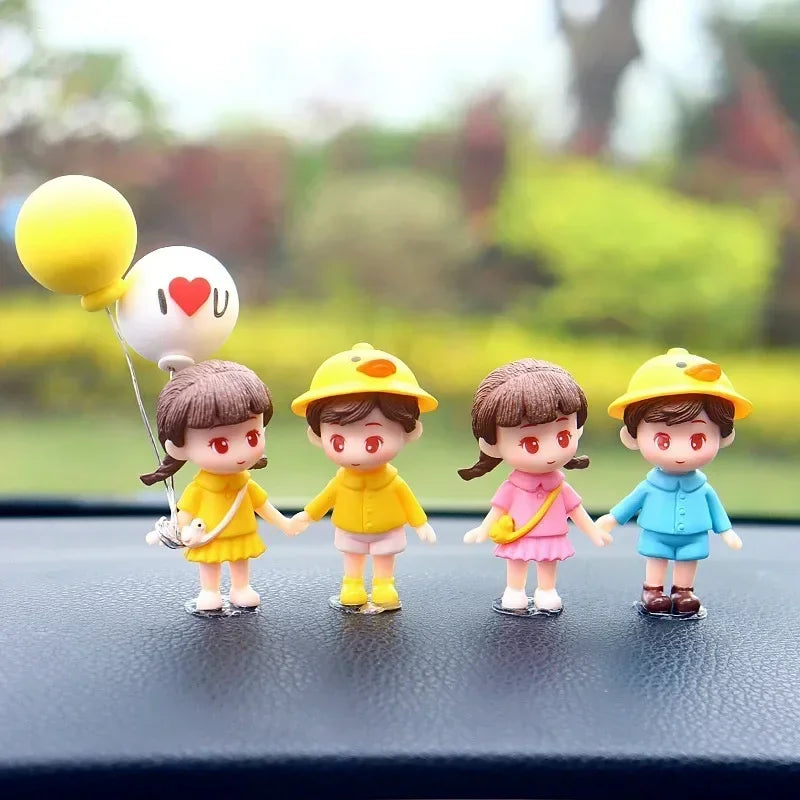 Sweet Couple Dashboard Figurine