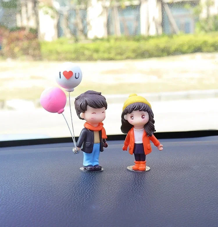 Sweet Couple Dashboard Figurine